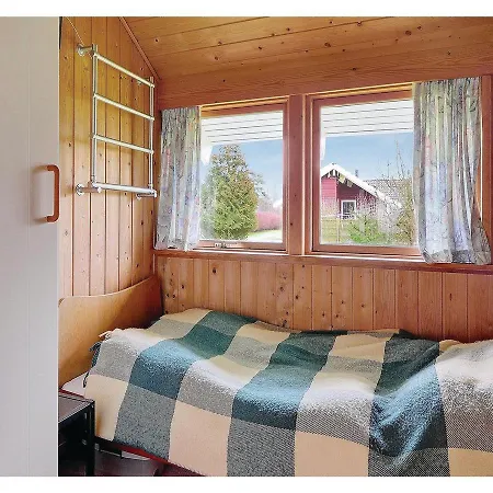 Three-bedroom Holiday In Rødby