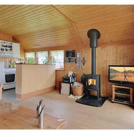 Ferienhaus Three-bedroom Holiday In Rødby